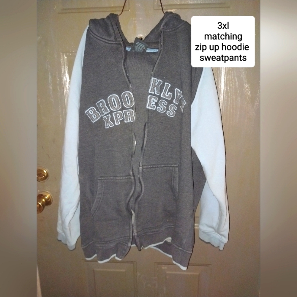 Jogging pants and matching hoodie jacket